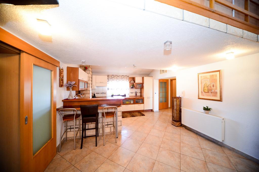 Ksenija Appartement *